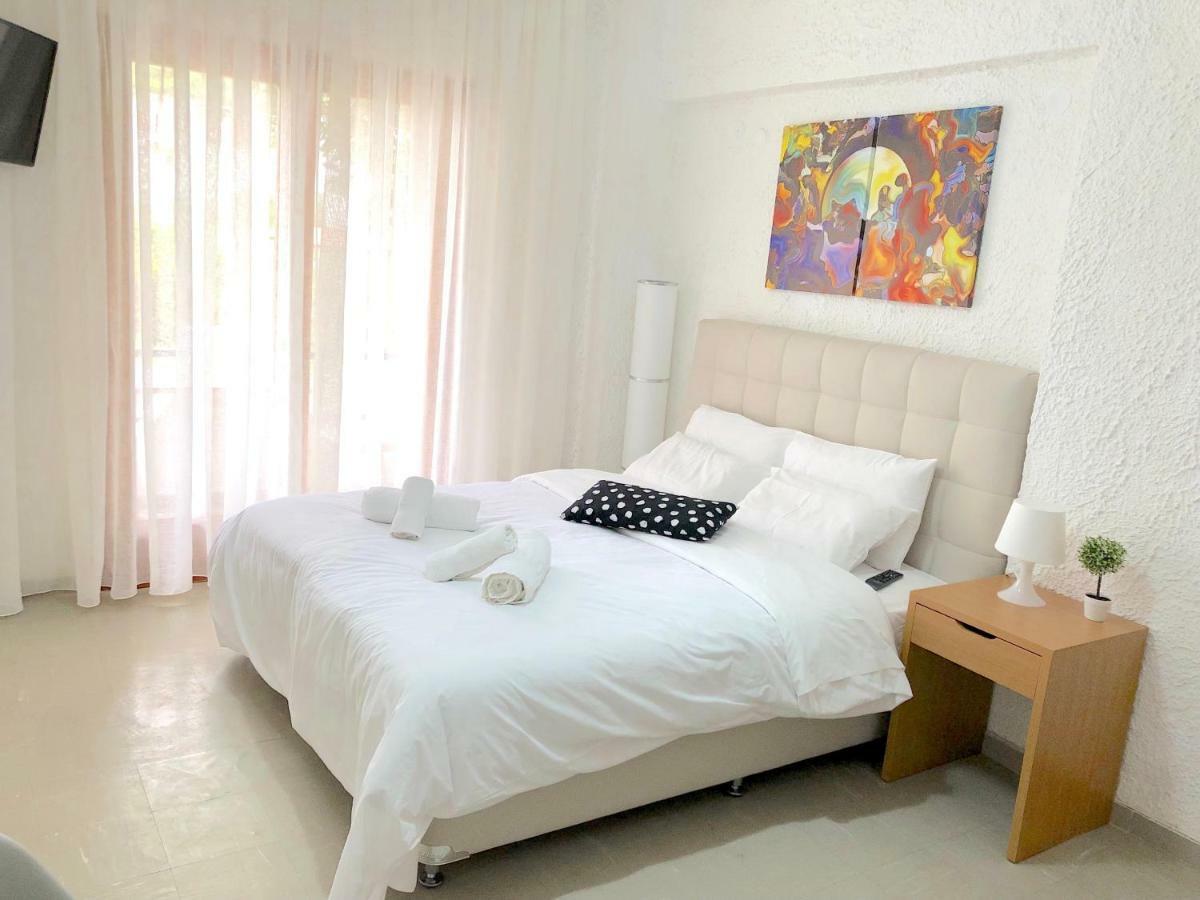 Katerina Apartments Neos Pirgos Exterior photo